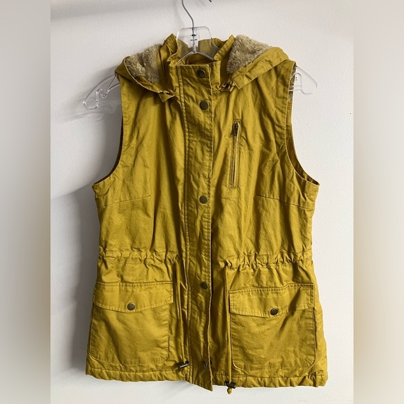 Love Tree Women’s Utility Hooded Vest, Small, Faux Fur, Mustard Yellow - Picture 1 of 9